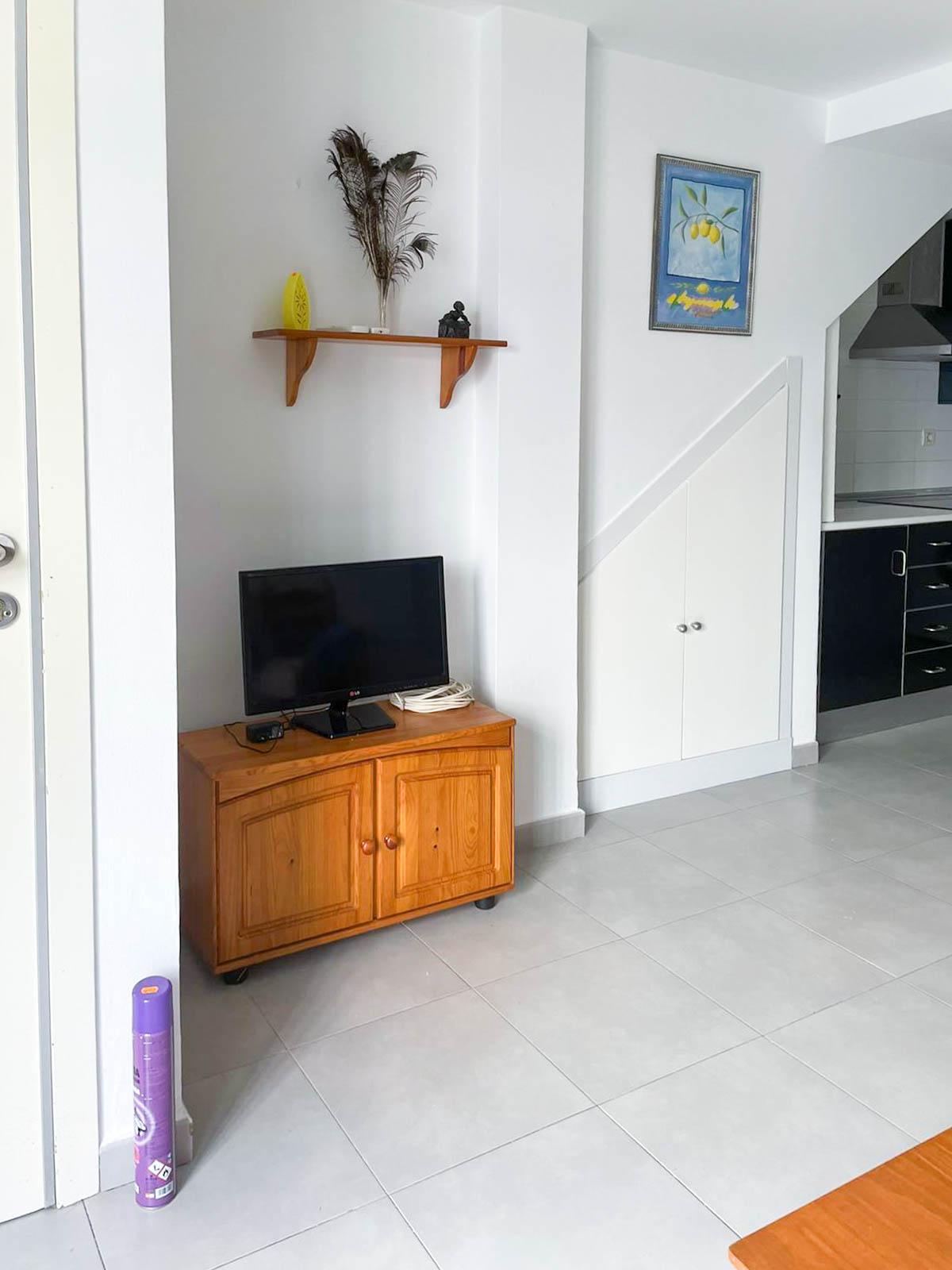 Bajo en 2º línea de playa en Carboneras