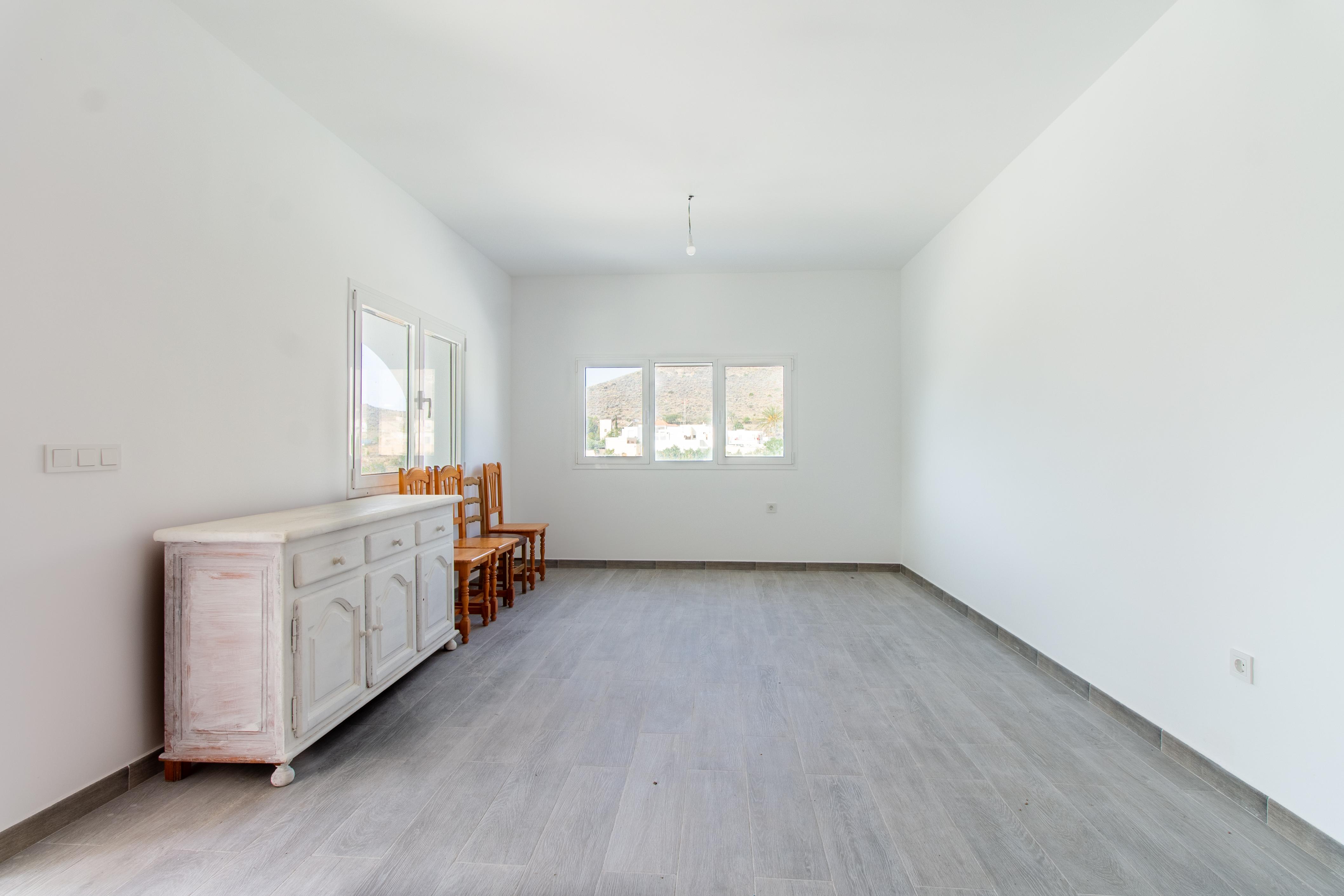 Varias casas y una de Planta Baja