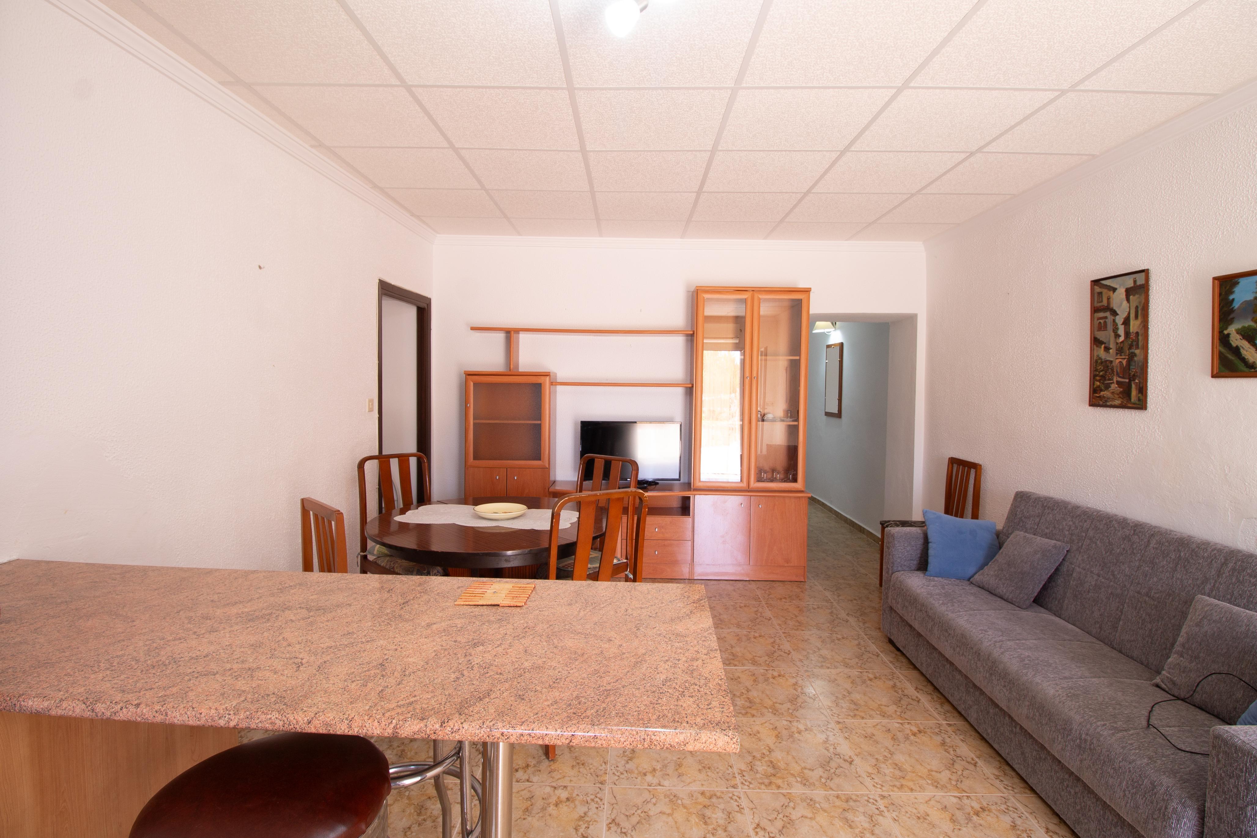 Dos casas en dos plantas y un estudio