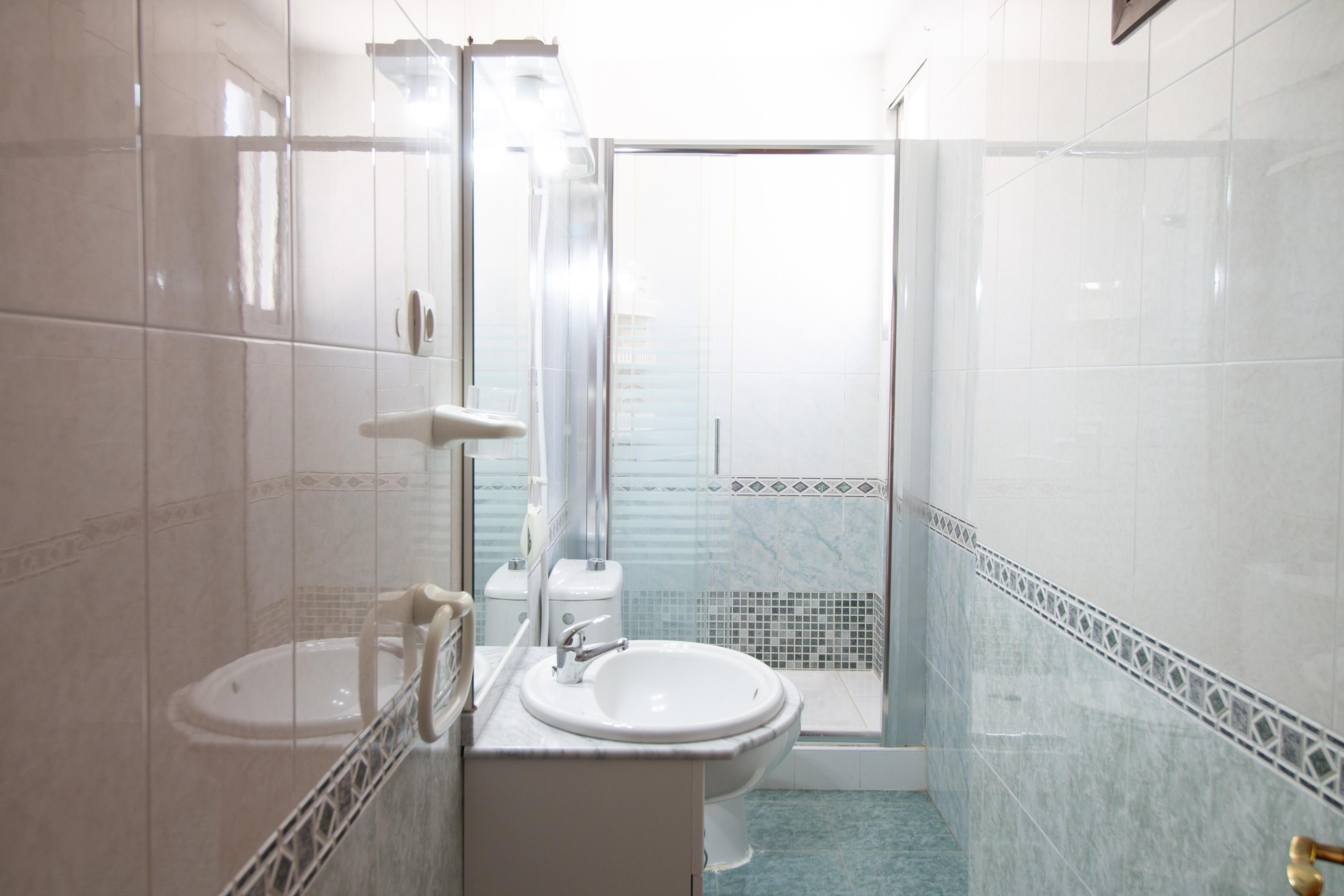 Dos casas en dos plantas y un estudio