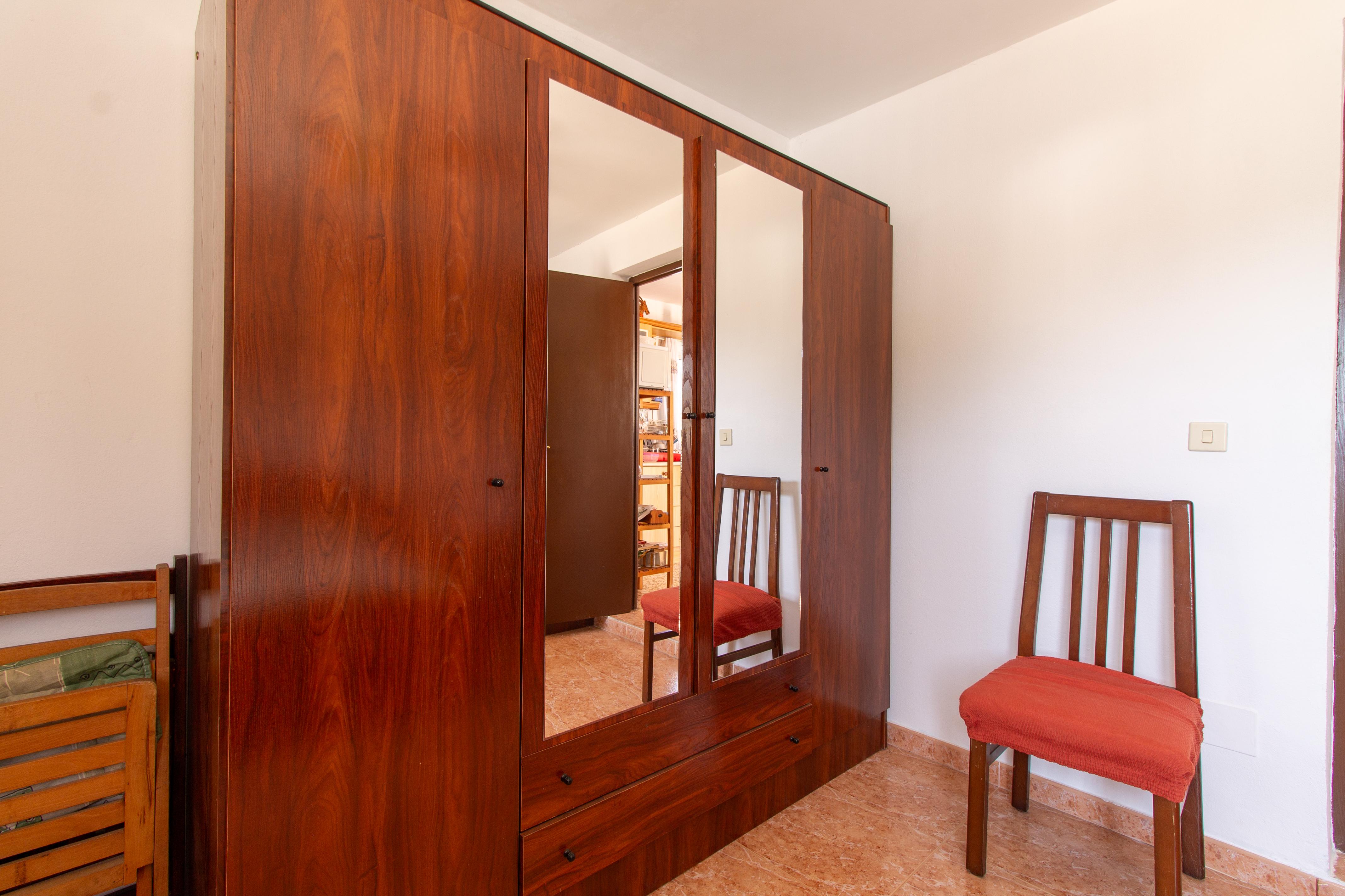 Dos casas en dos plantas y un estudio