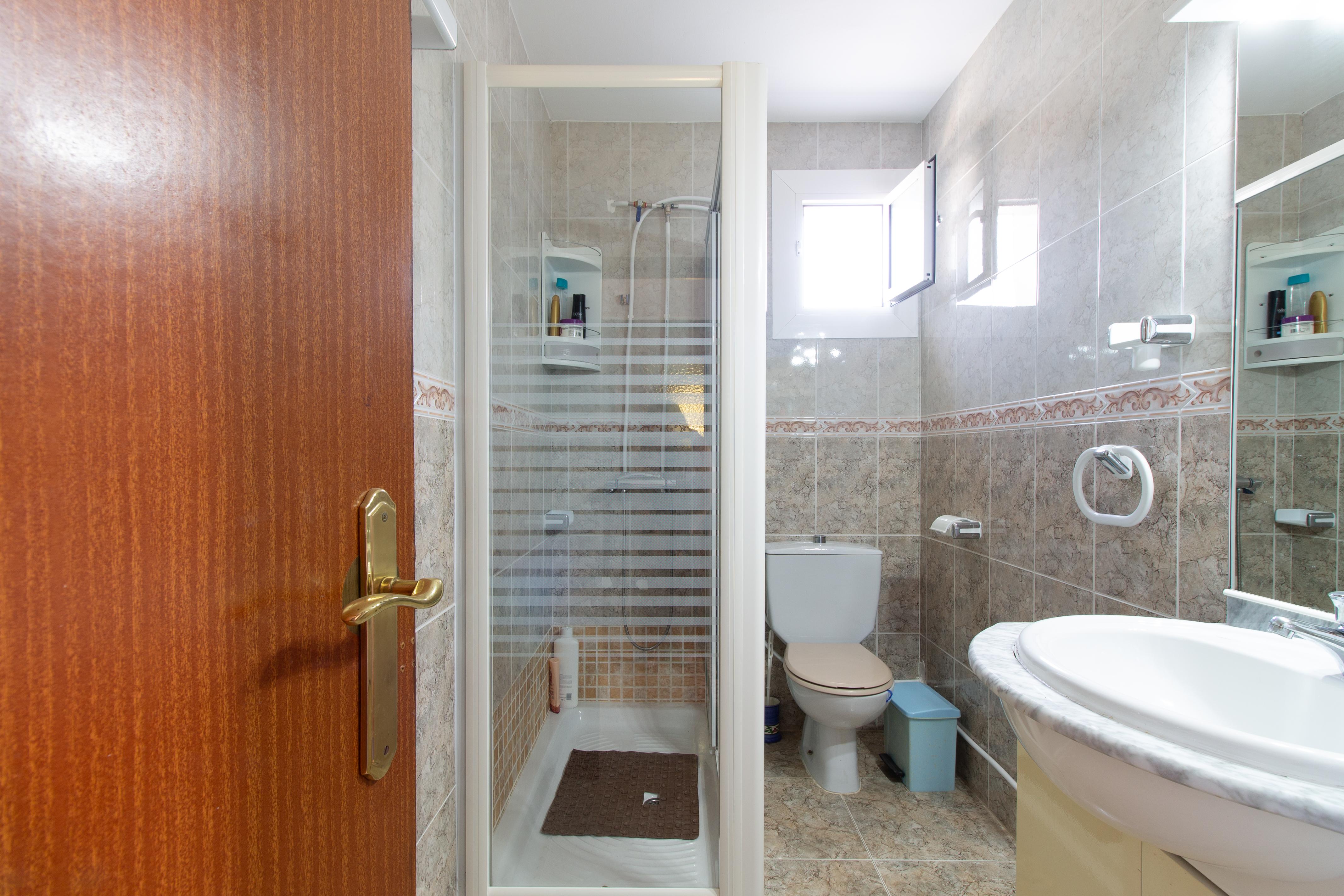 Dos casas en dos plantas y un estudio