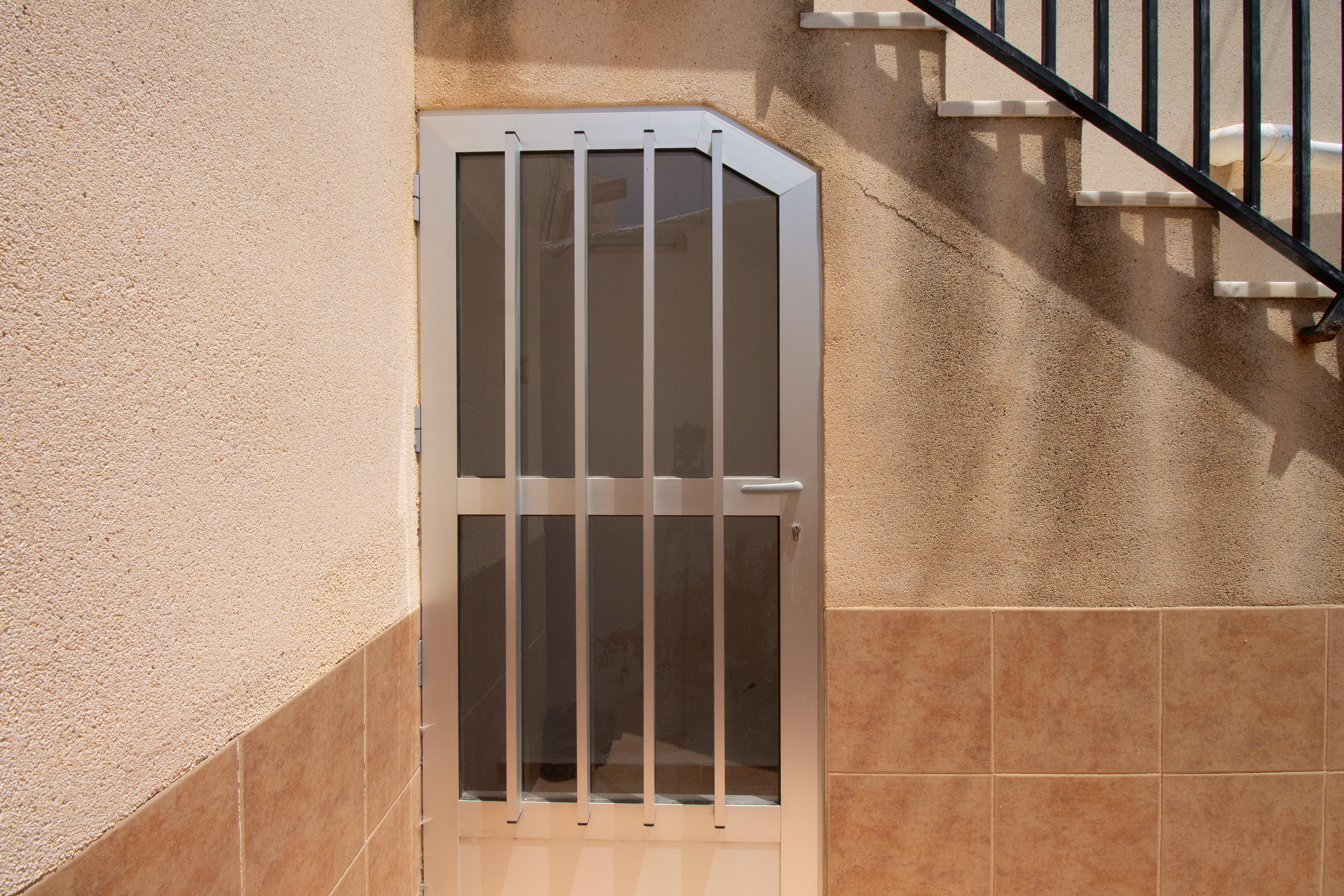 Dos casas en dos plantas y un estudio