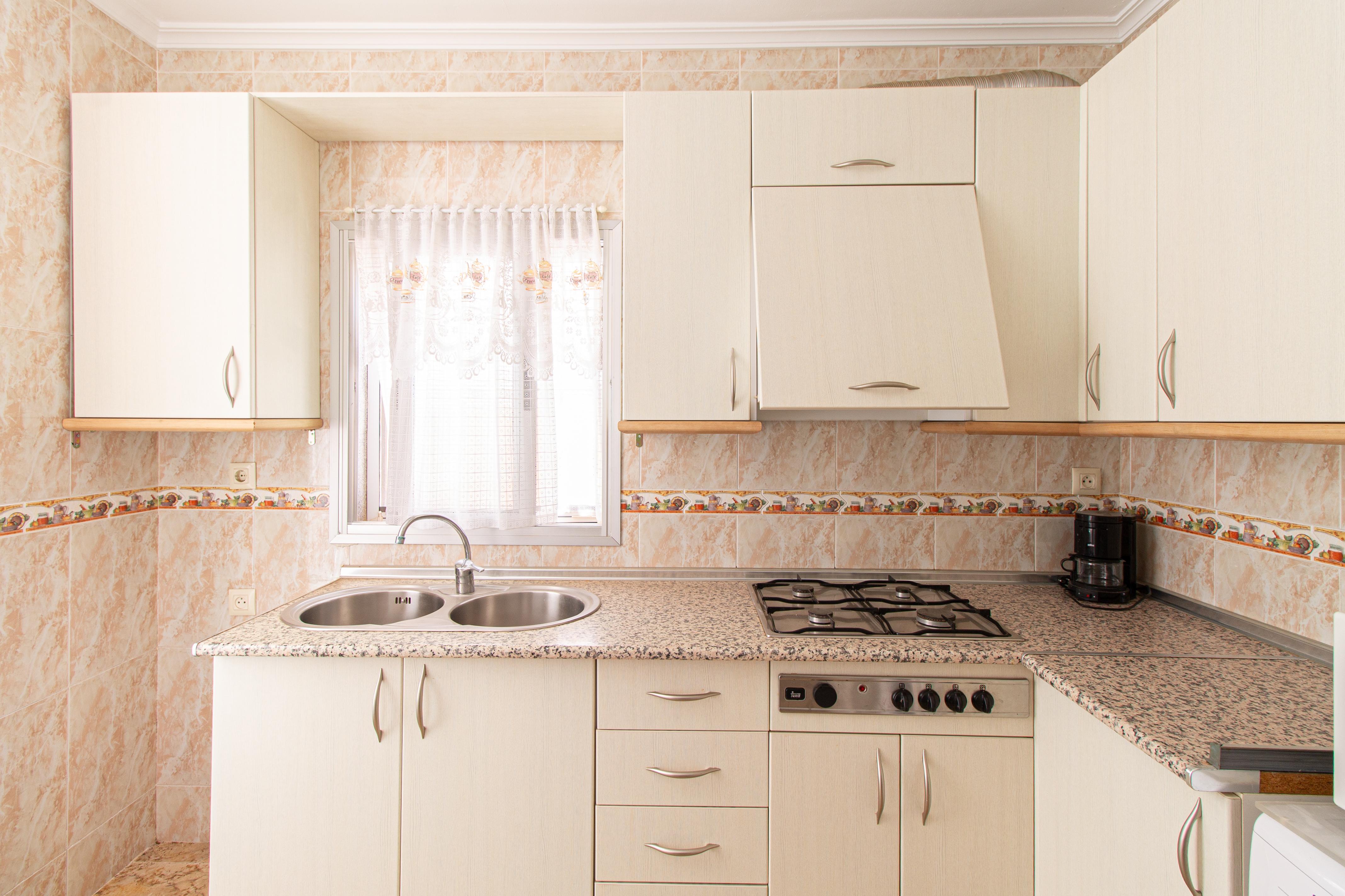 Dos casas en dos plantas y un estudio