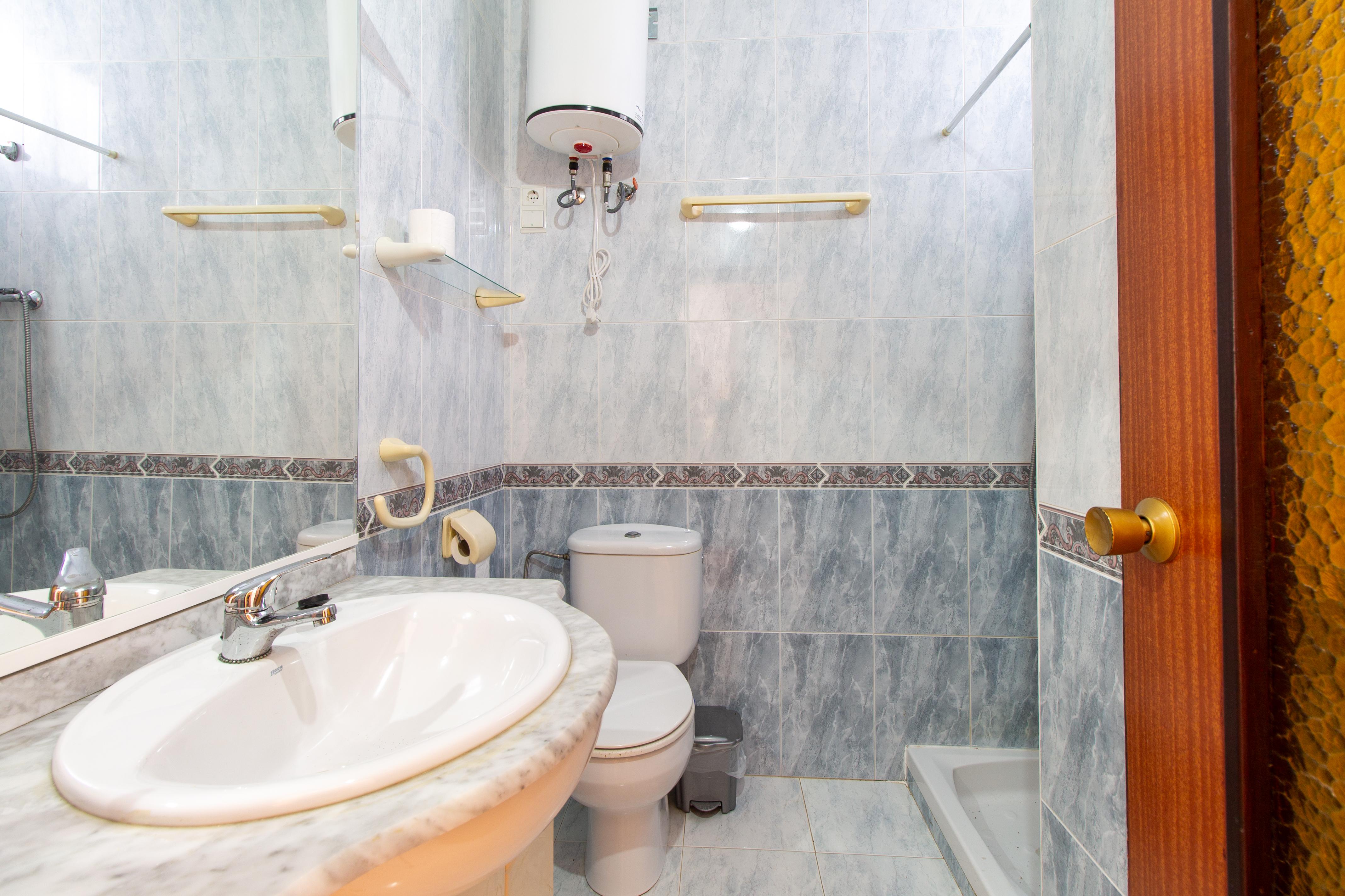 Dos casas en dos plantas y un estudio