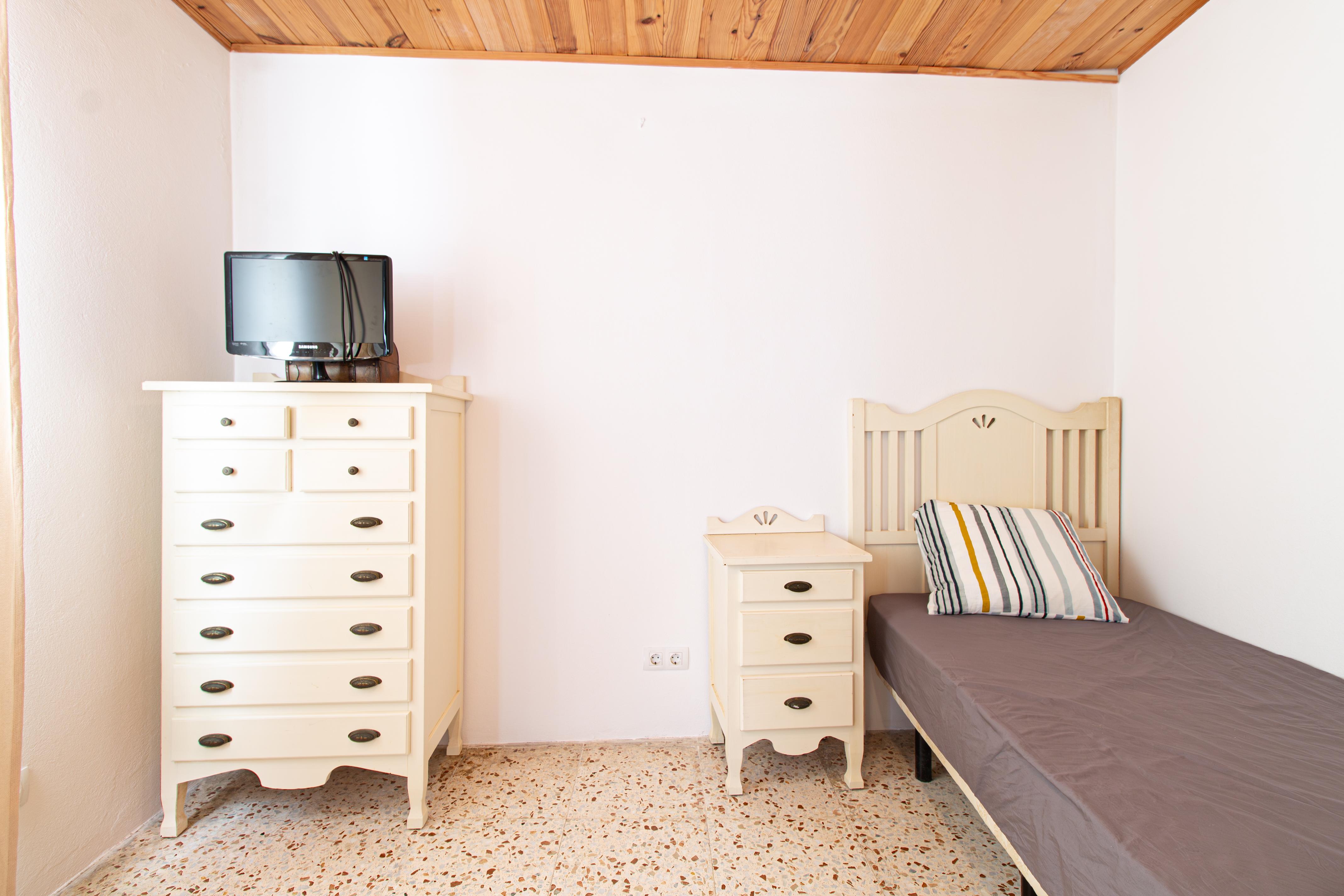 Encantadora casa de dos plantas reformada.