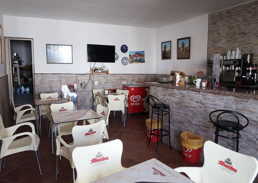 Casa tradicional y bar en Las Hortichuelas Altas