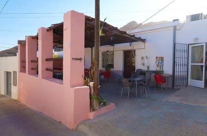 Casa tradicional y bar en Las Hortichuelas Altas