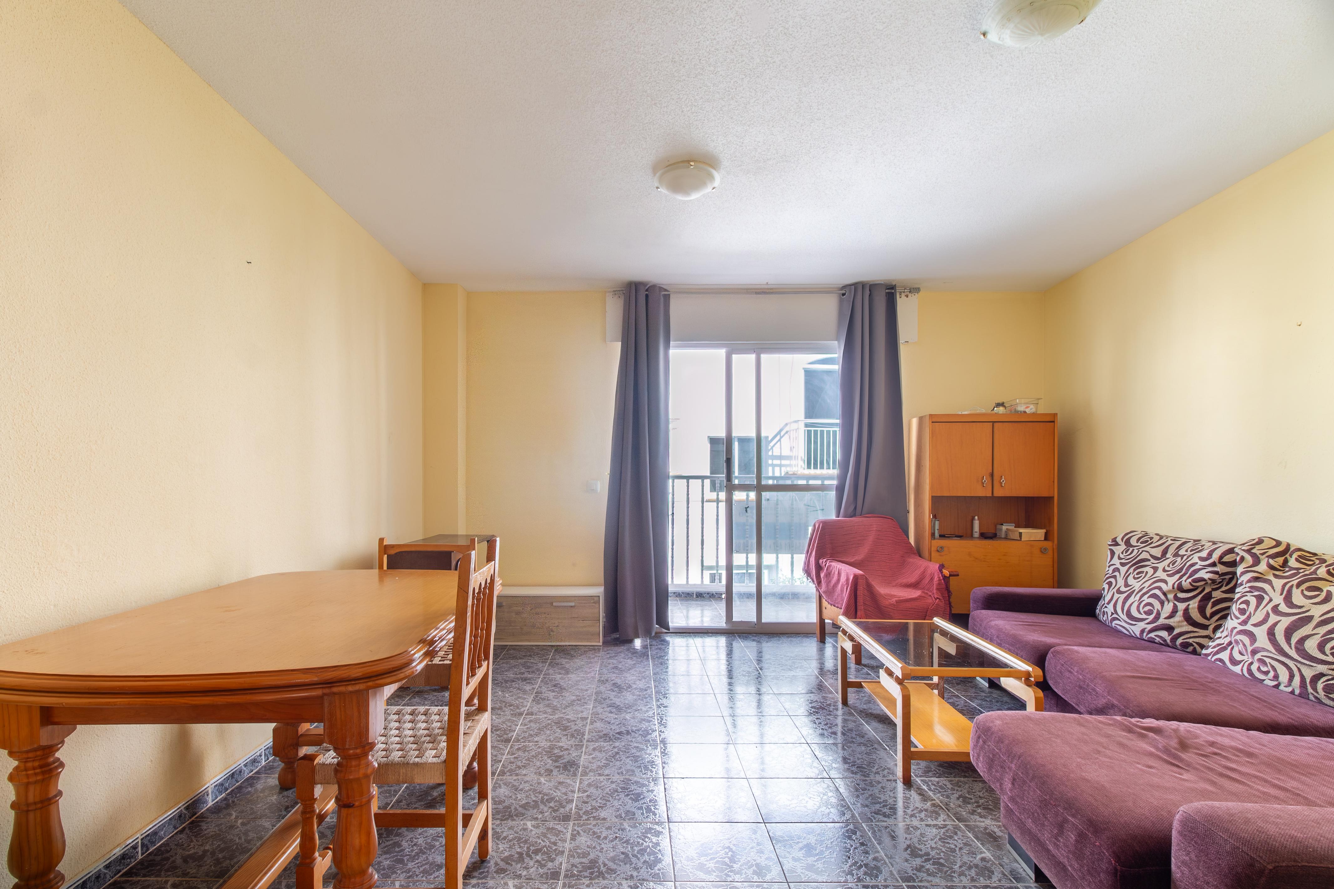 Luminoso apartamento con cochera en Las Negras