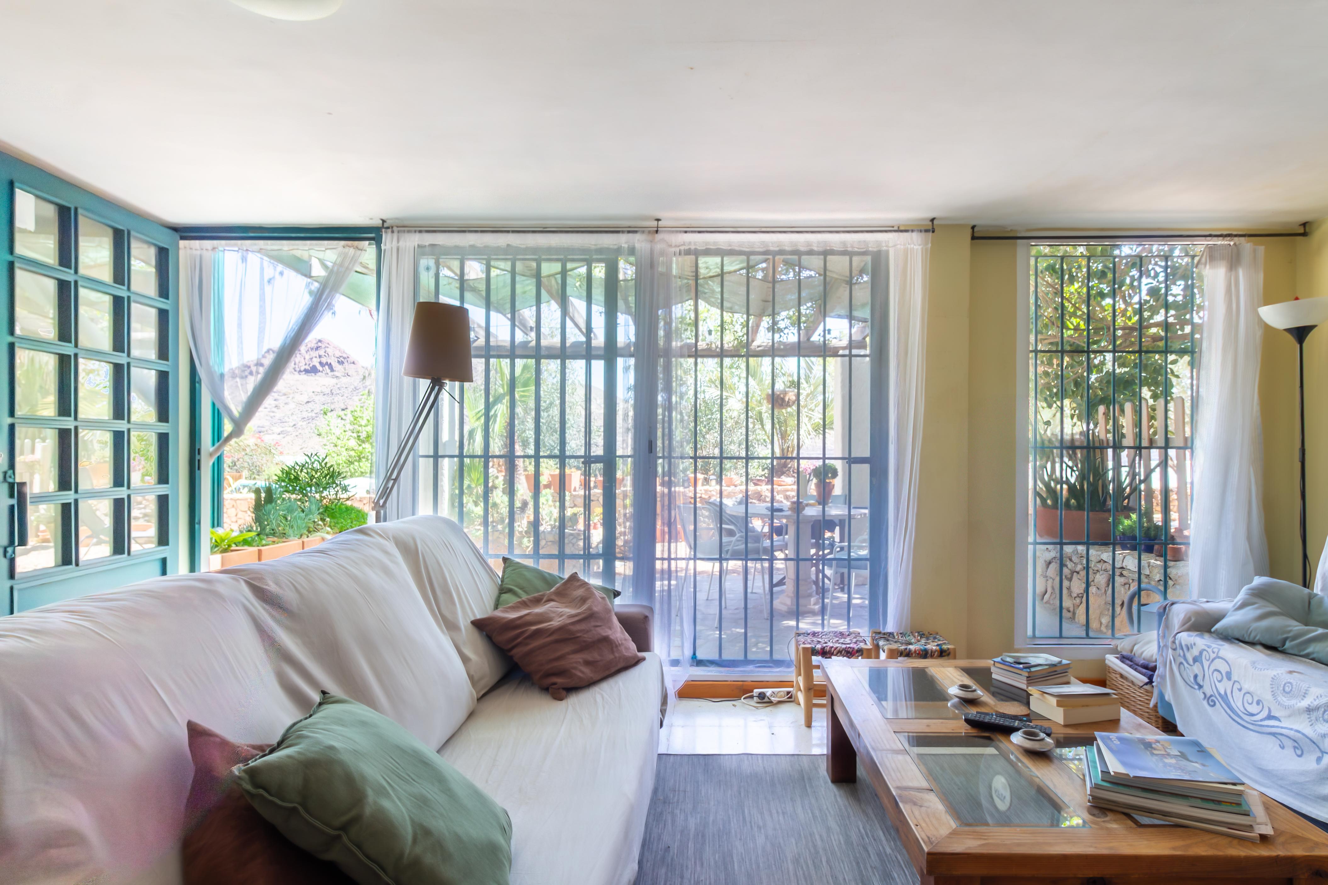 Casa con piscina y varias viviendas en Las Negras