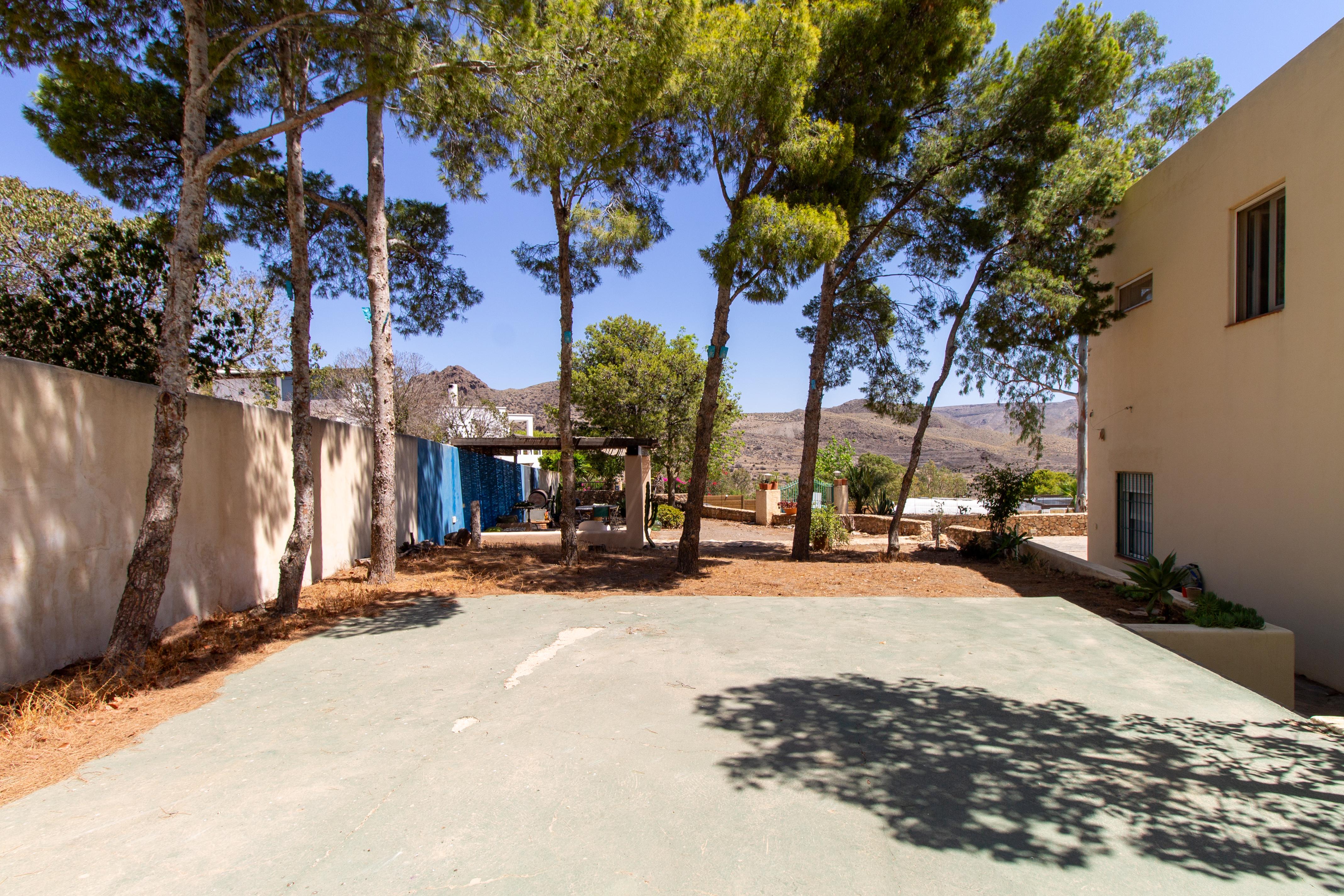 Casa con piscina y varias viviendas en Las Negras