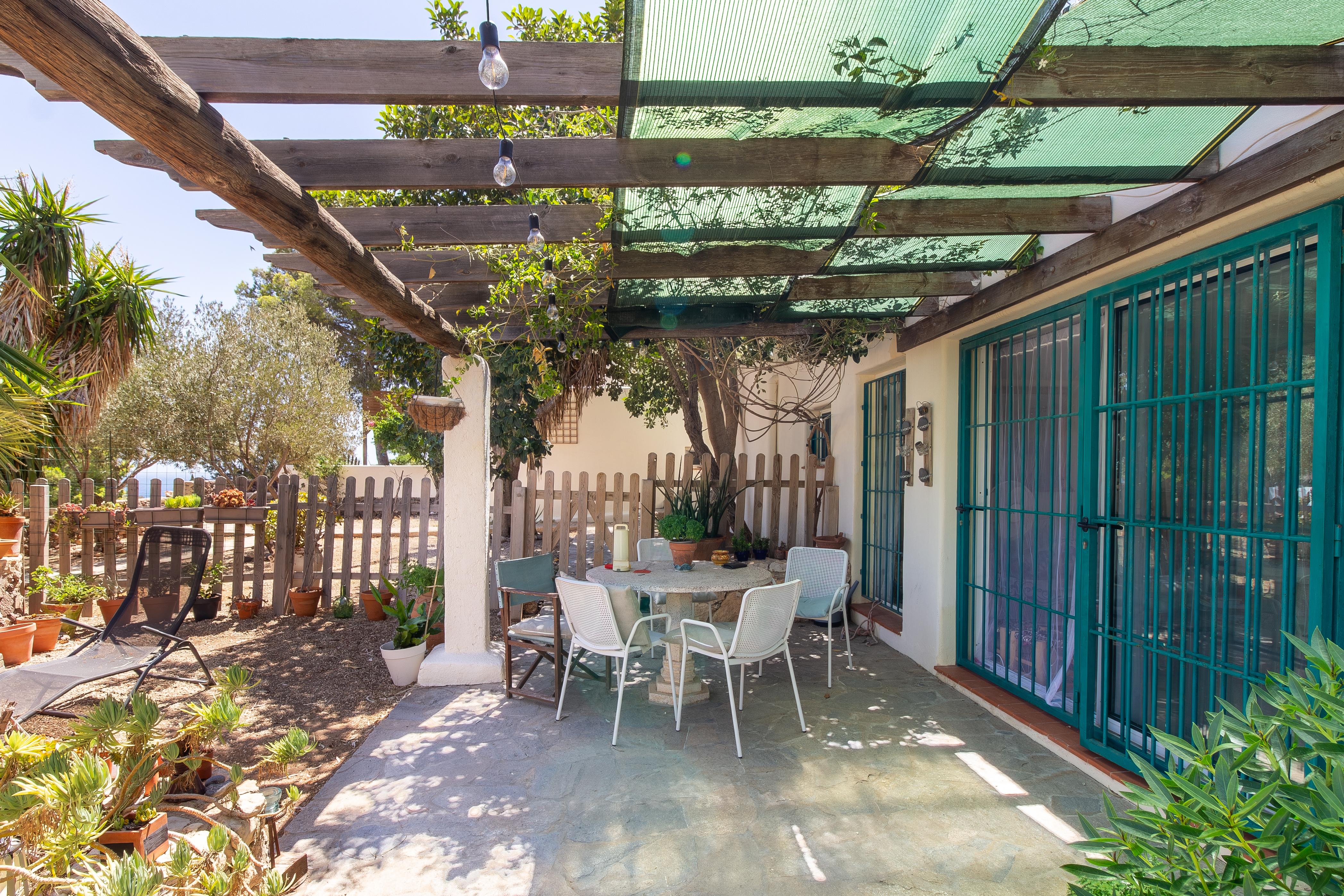 Casa con piscina y varias viviendas en Las Negras