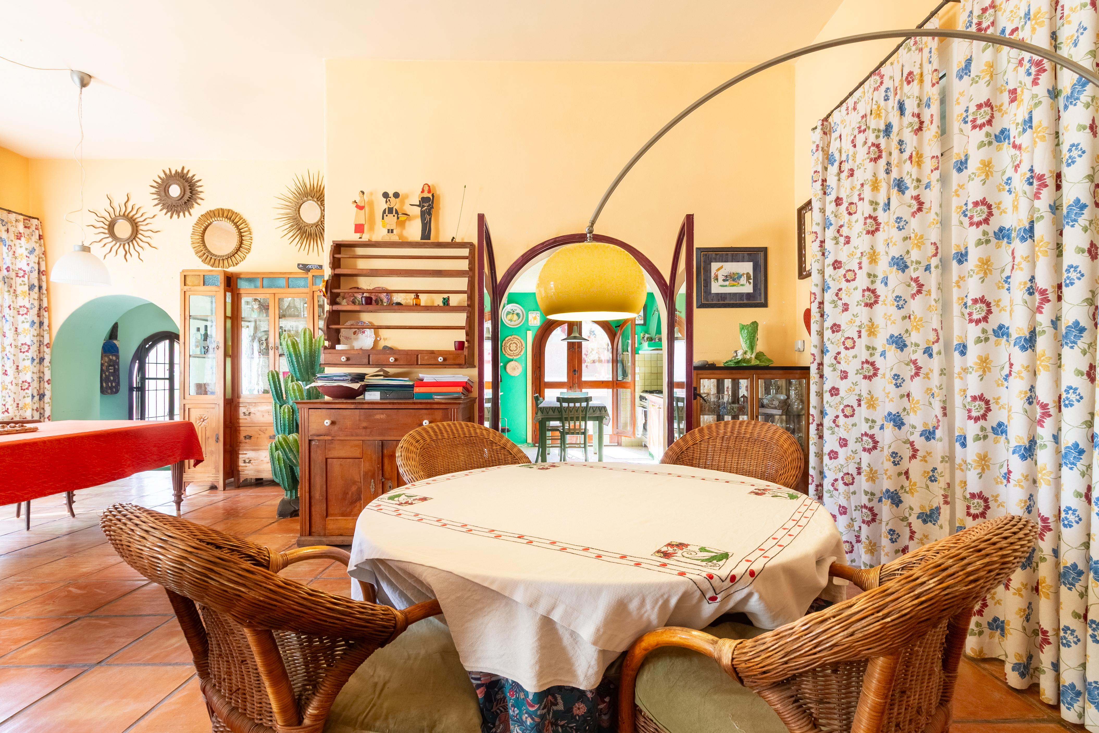 Casa con piscina y varias viviendas en Las Negras