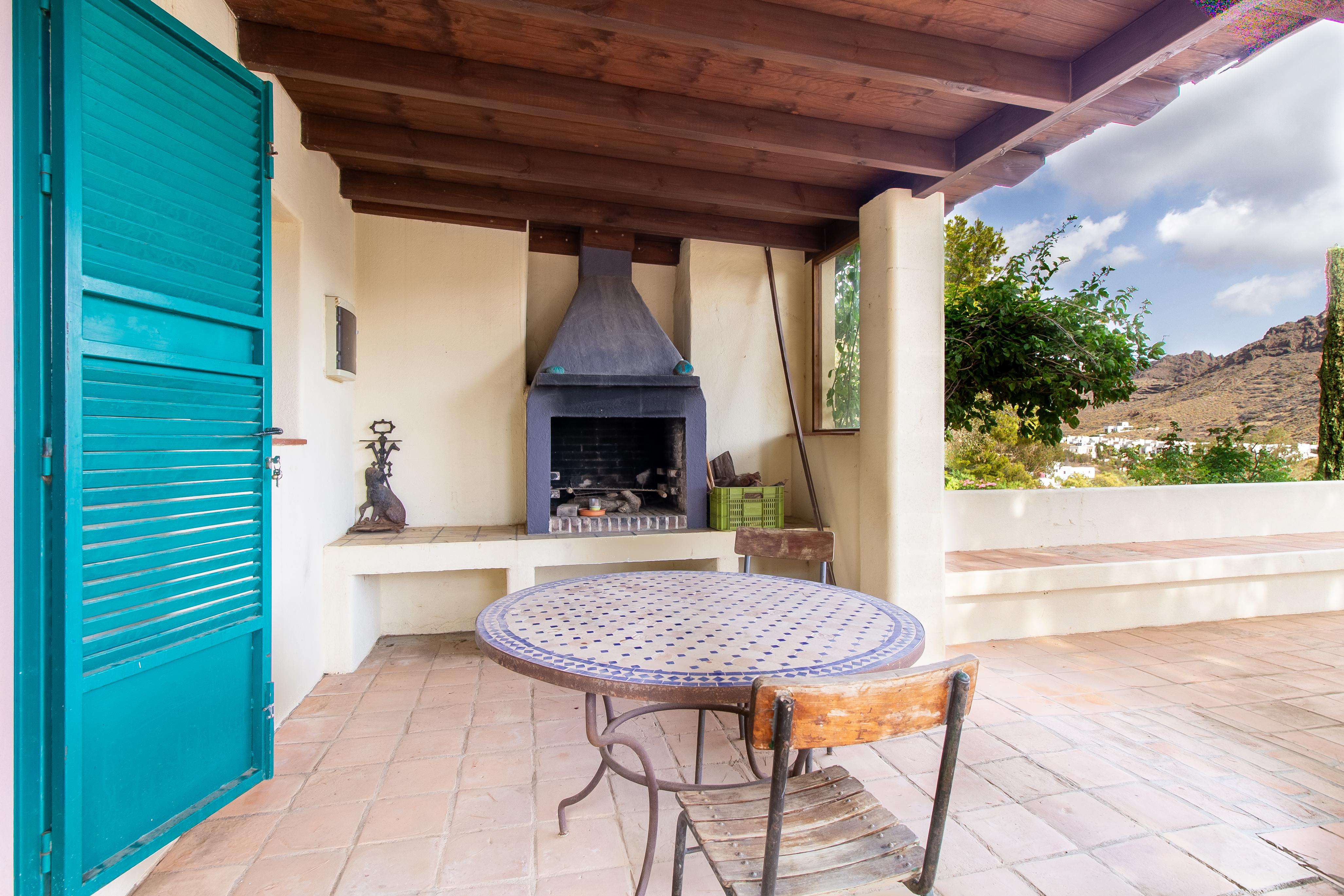 Casa con piscina y varias viviendas en Las Negras