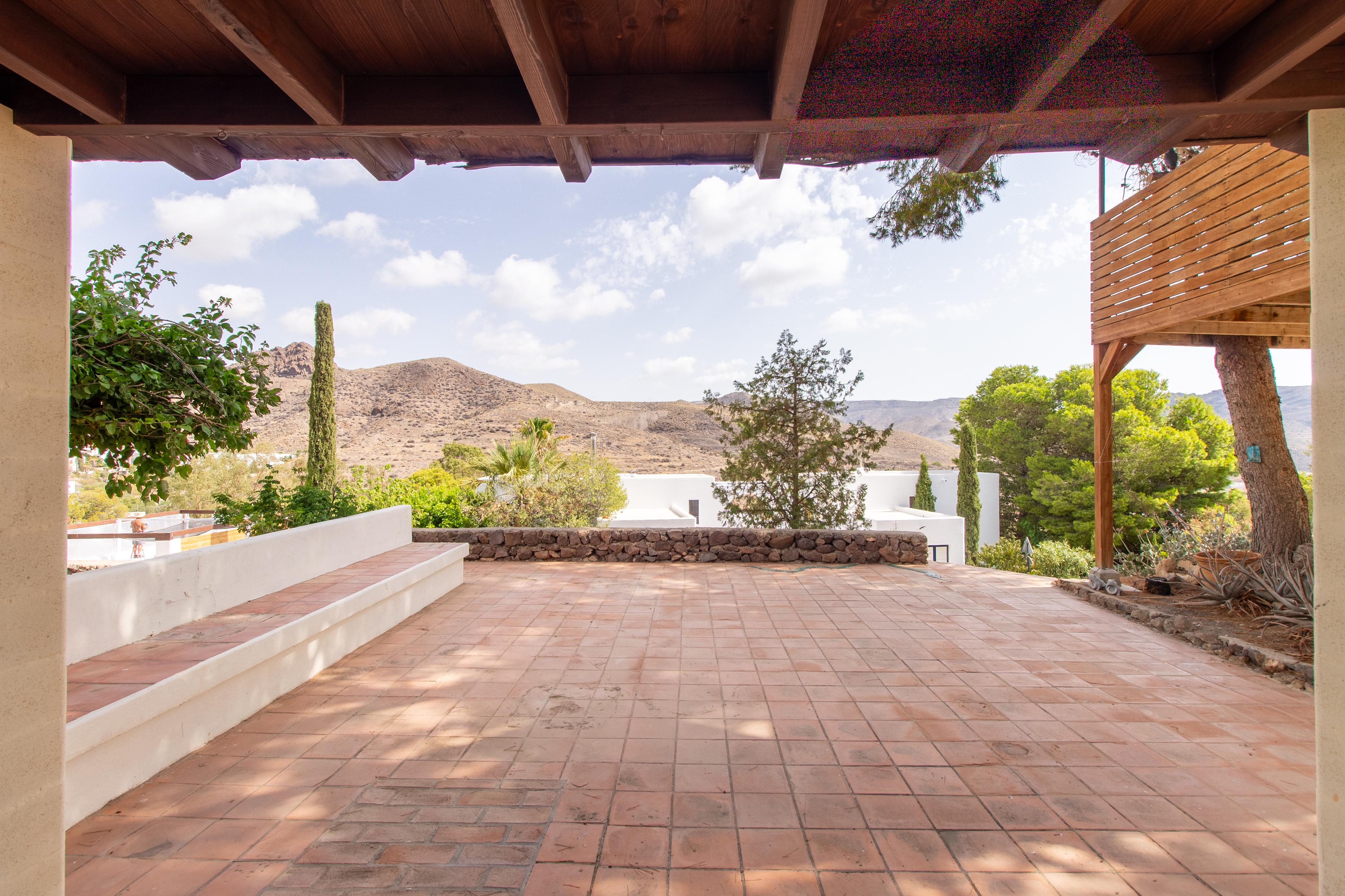 Casa con piscina y varias viviendas en Las Negras