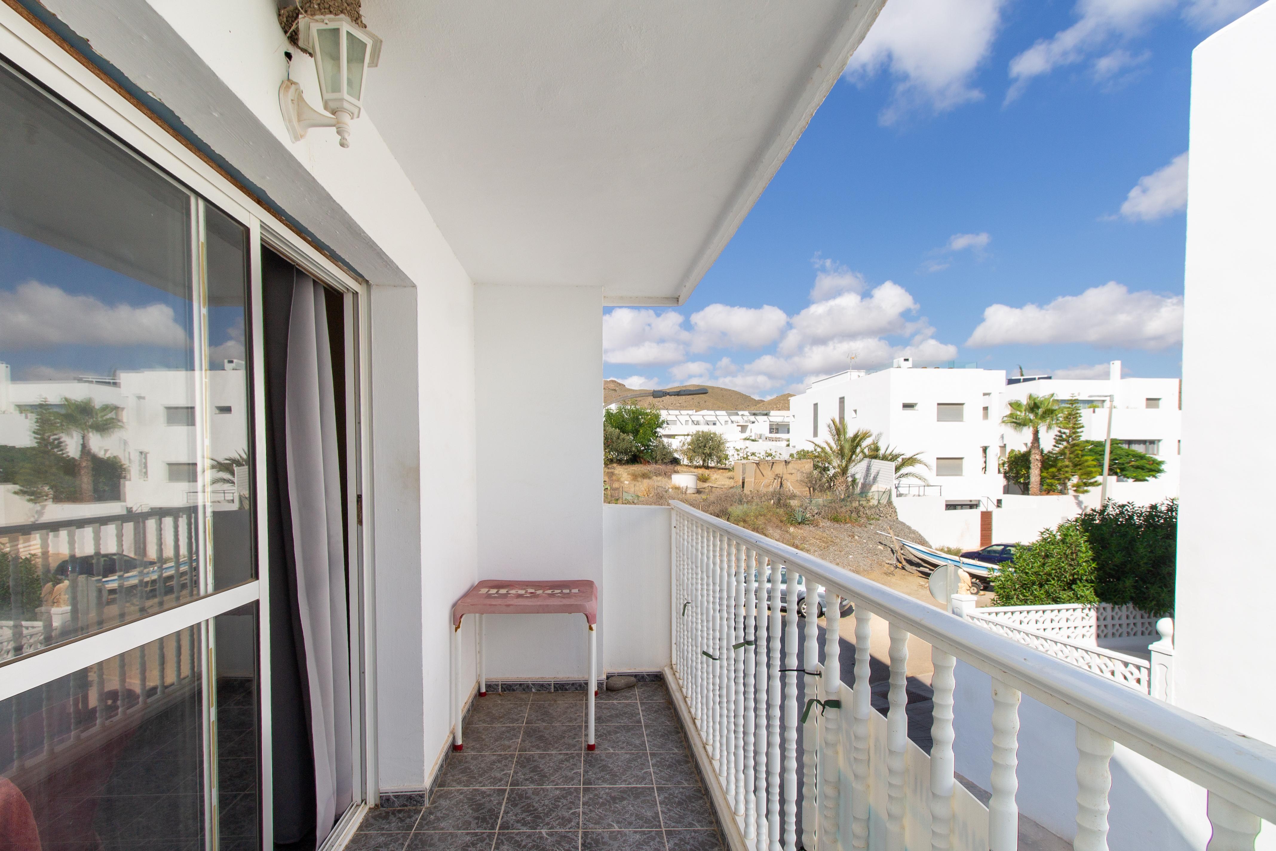 Luminoso apartamento con cochera en Las Negras