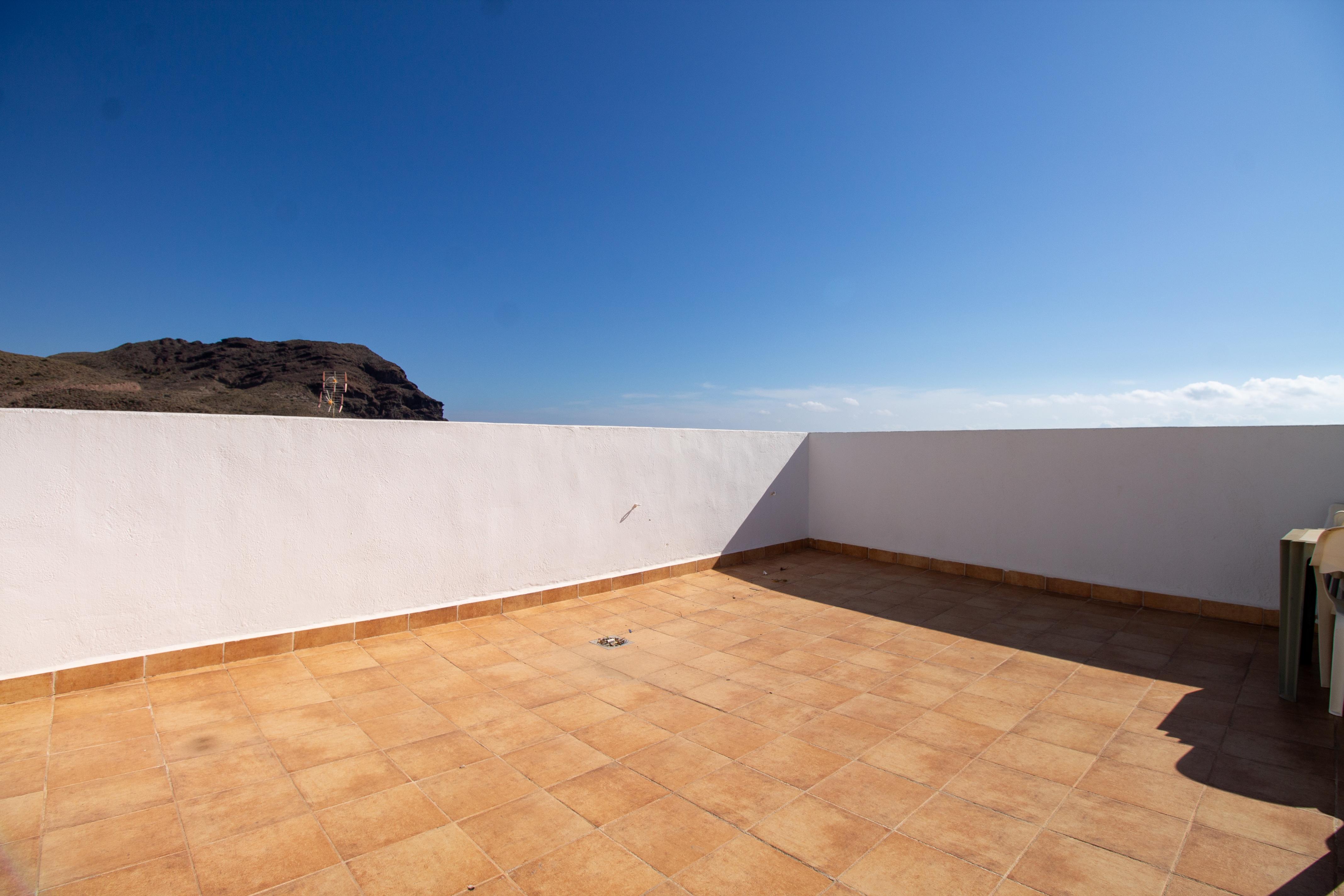 Luminoso apartamento con cochera en Las Negras